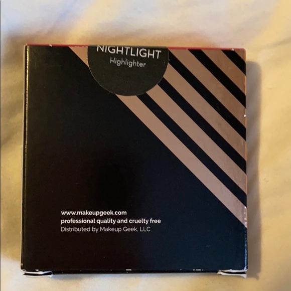 Makeup Geek Highlighter Compact in Nightlight - Picture 2 of 3